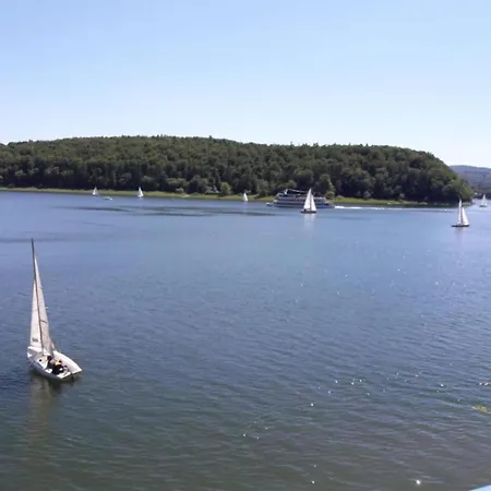 In Nahe Skipisten & Edersee, Cleaning Included 펜션 *